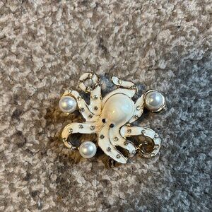 Elegant Pearl and Crystal Brooch